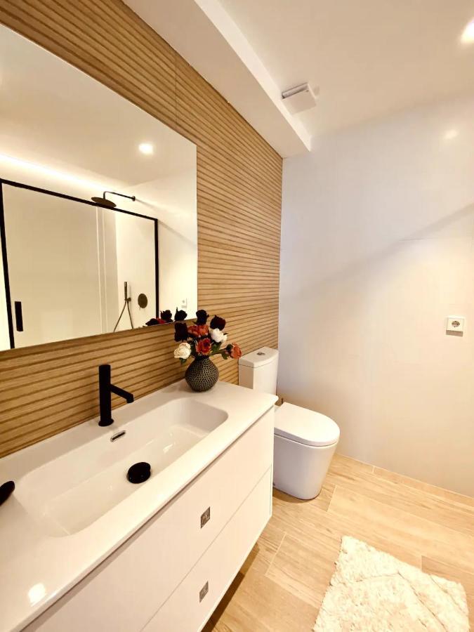 Вілла Modern Beachfront Townhouse Perello  Екстер'єр фото